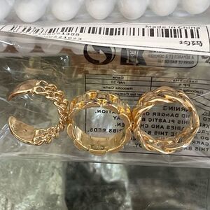 Gold Tone Ring Set of 3
Size 6